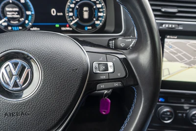 VOLKSWAGEN e-Golf