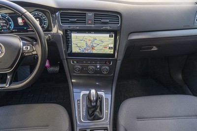 VOLKSWAGEN e-Golf
