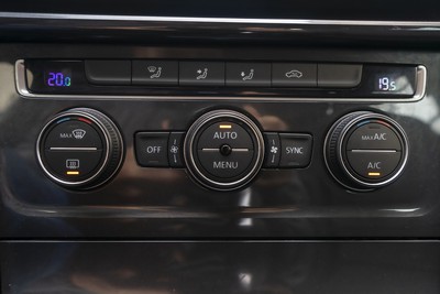 VOLKSWAGEN e-Golf