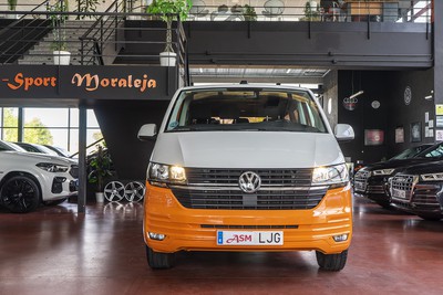 VOLKSWAGEN Caravelle