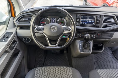 VOLKSWAGEN Caravelle
