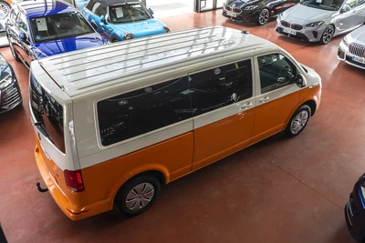 VOLKSWAGEN Caravelle