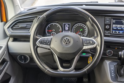 VOLKSWAGEN Caravelle