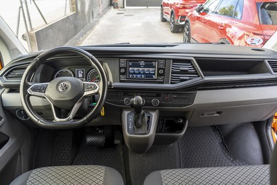 VOLKSWAGEN Caravelle