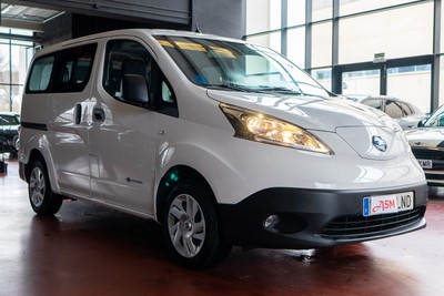 NISSAN NV 200