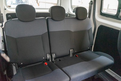 NISSAN NV 200