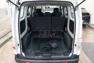NISSAN NV 200