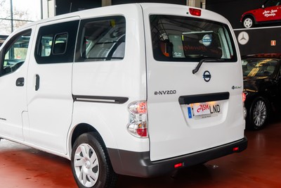 NISSAN NV 200