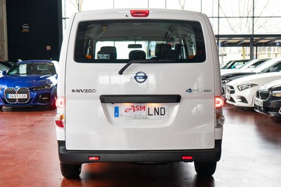 NISSAN NV 200
