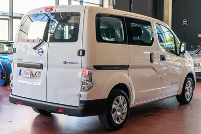 NISSAN NV 200