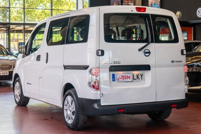 NISSAN NV 200