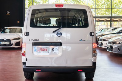 NISSAN NV 200
