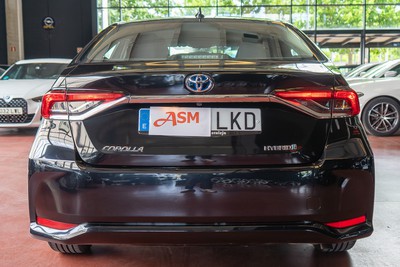 TOYOTA Corolla Sedan