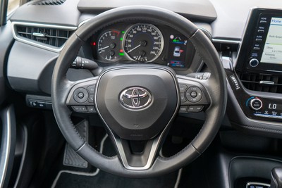 TOYOTA Corolla Sedan