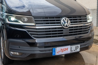 VOLKSWAGEN Caravelle