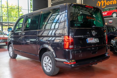 VOLKSWAGEN Caravelle