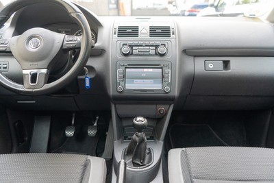 VOLKSWAGEN Touran