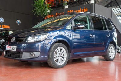 VOLKSWAGEN Touran