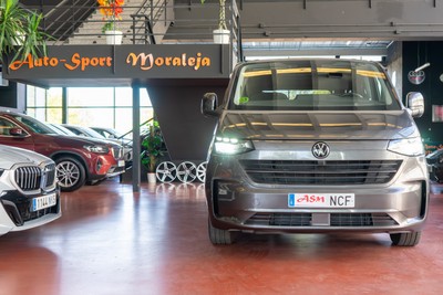 VOLKSWAGEN Caravelle